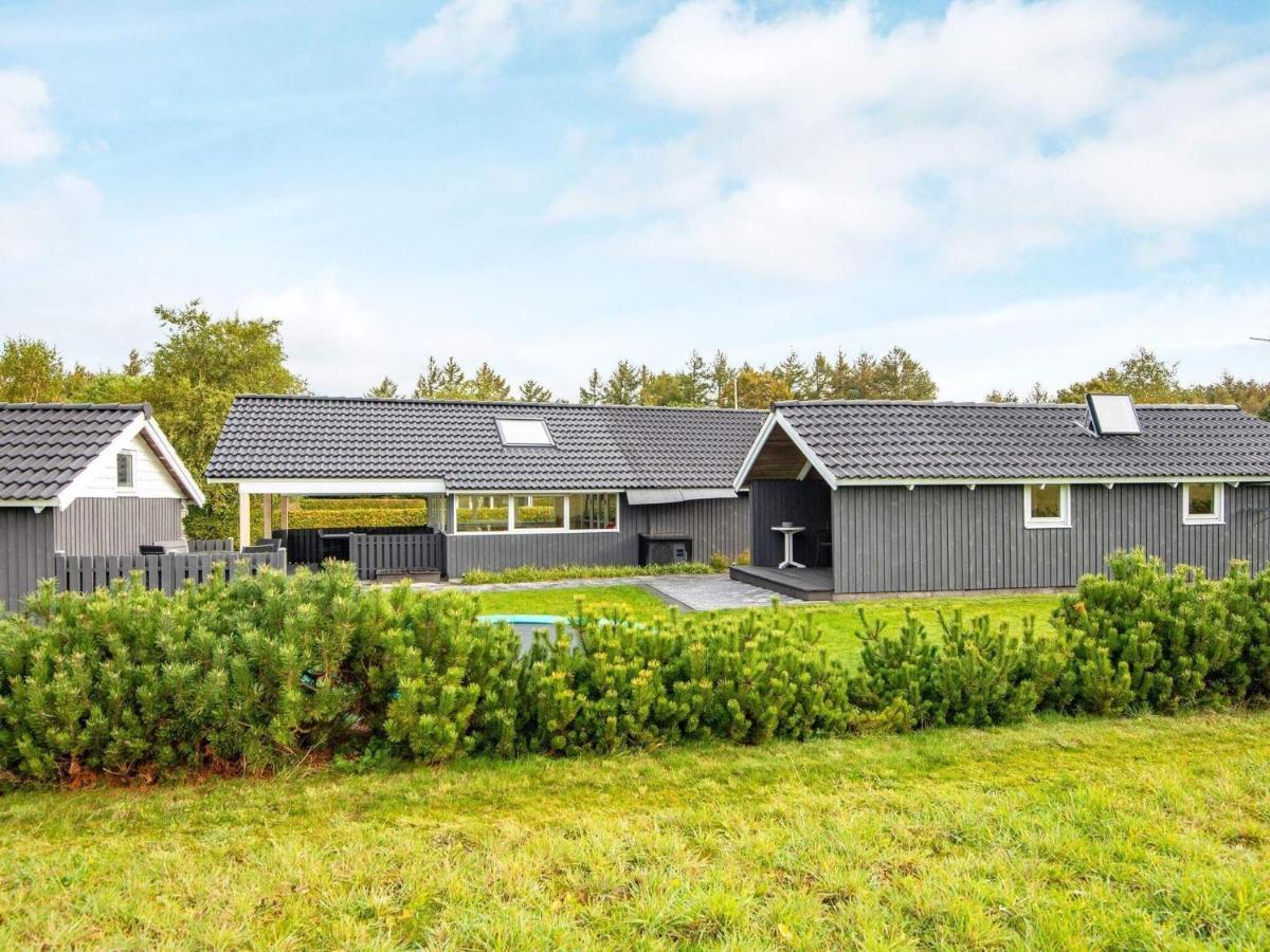 8 Person Holiday Home In Hovborg Kültér fotó